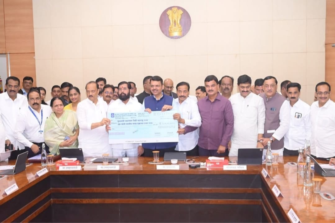 pune_district_central_cooperative_bank_donated_rupees_1.26_crore_to_the_chief_minister’s_relief_fund,_including_staff_and_directors_contributions_handing_it_over_to_deputy_chief_minister_ajit_pawar_at_mantralaya,_mumbai._1761714271Donated-img2.jpg